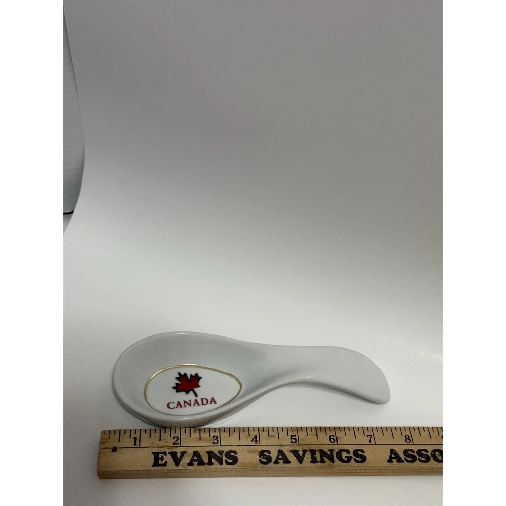 Vintage Canadian Maple Leaf 8 Inch Spoon Rest Pre-‎ Owned